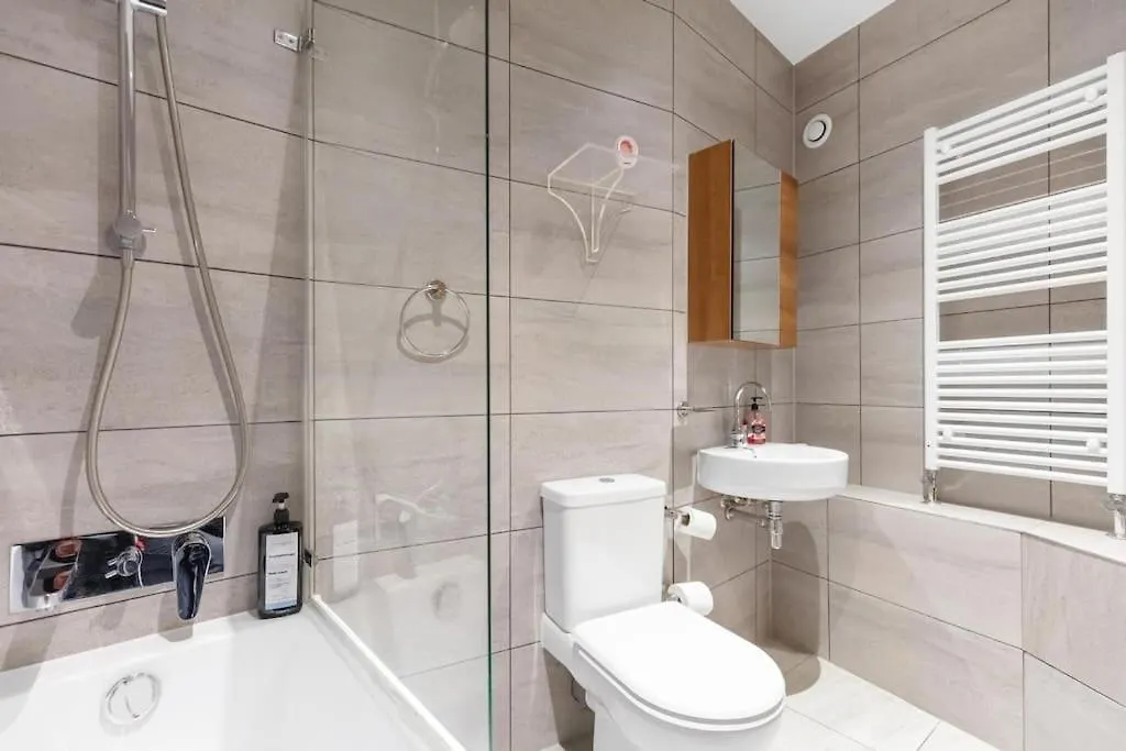Bank/Monument Apartment London
